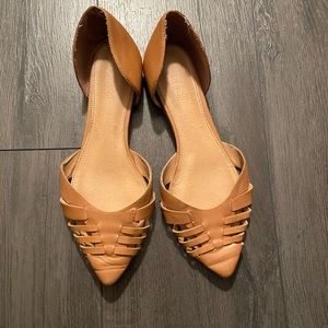 Pointed toe flats